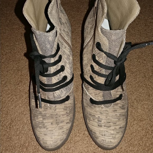 Daniella Lehavi: Natural Leather Snakeskin Lace-Up High Heel Booties: EU Size 40 - Picture 3 of 11